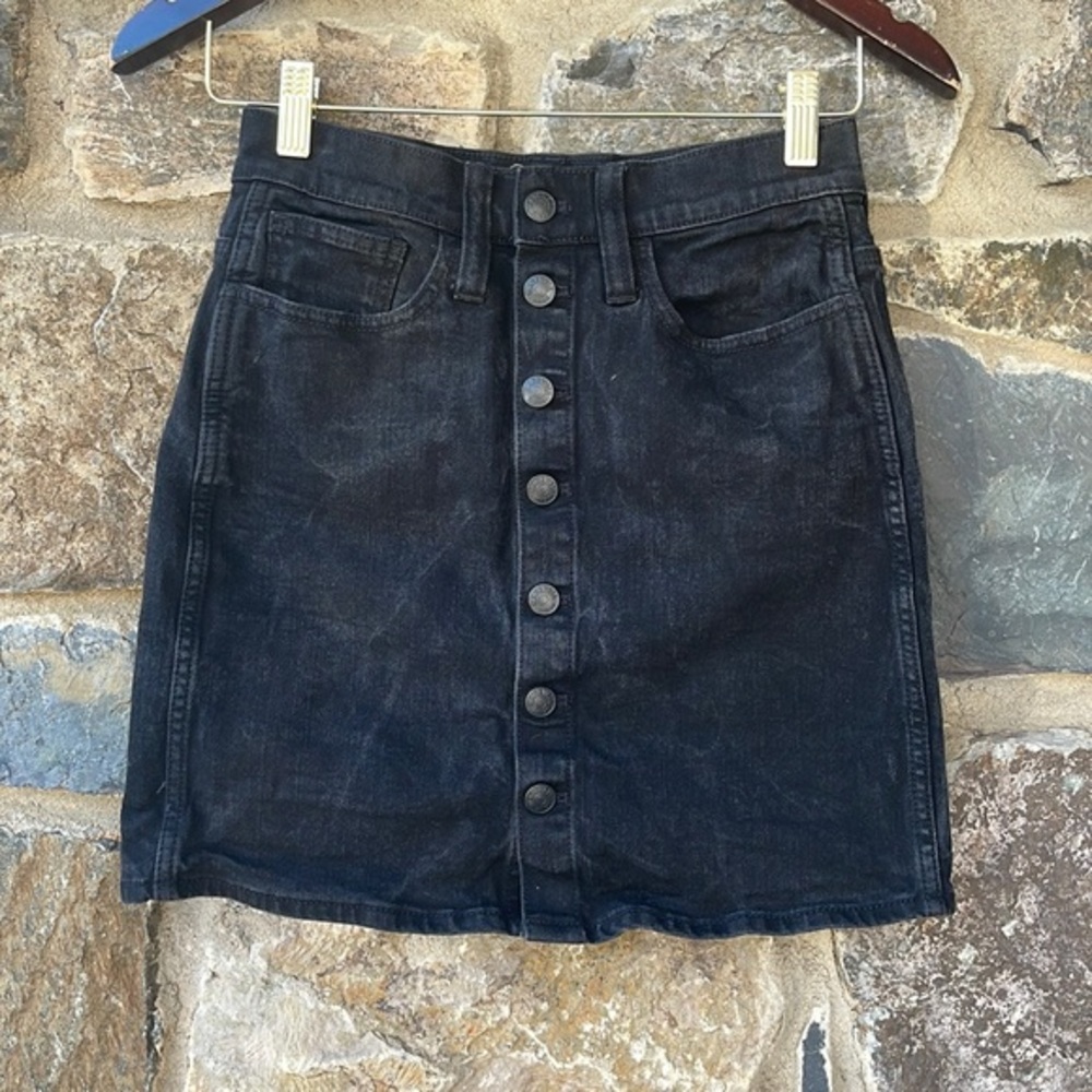 Madewell Stretch Denim Straight Mini Skirt in Black Frost: Button-Front Edition